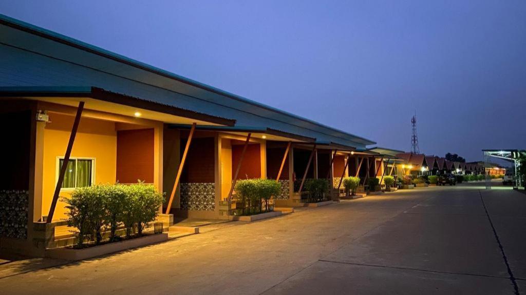 Prakaithong Hotel Amphoe Sawang Daen Din Buitenkant foto