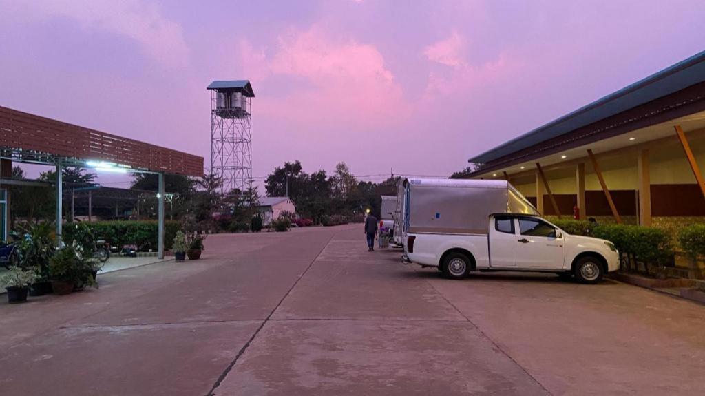 Prakaithong Hotel Amphoe Sawang Daen Din Buitenkant foto