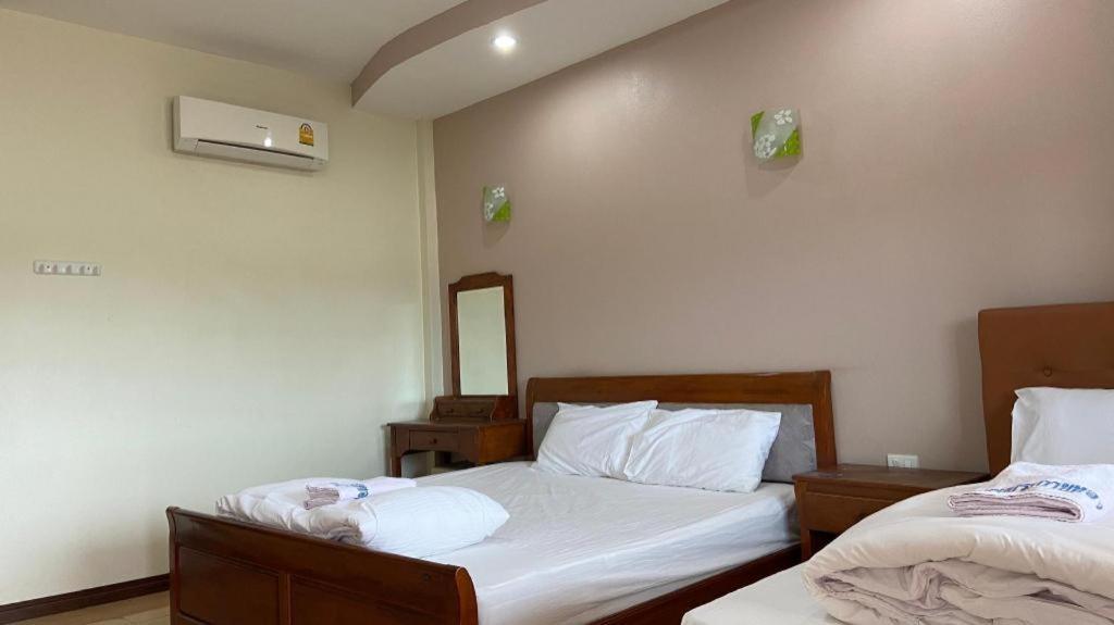Prakaithong Hotel Amphoe Sawang Daen Din Buitenkant foto