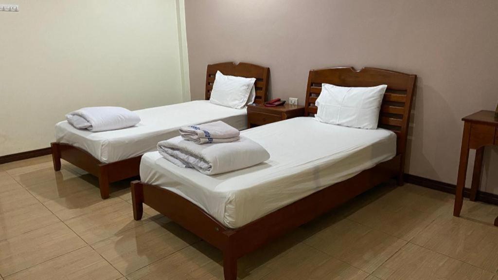 Prakaithong Hotel Amphoe Sawang Daen Din Buitenkant foto